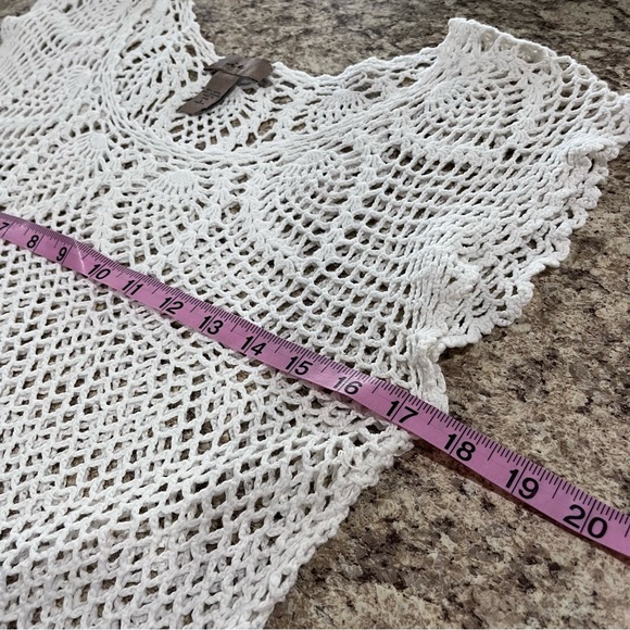i.e. Soft White Crochet Women's Top Size L - Picture 5 of 8